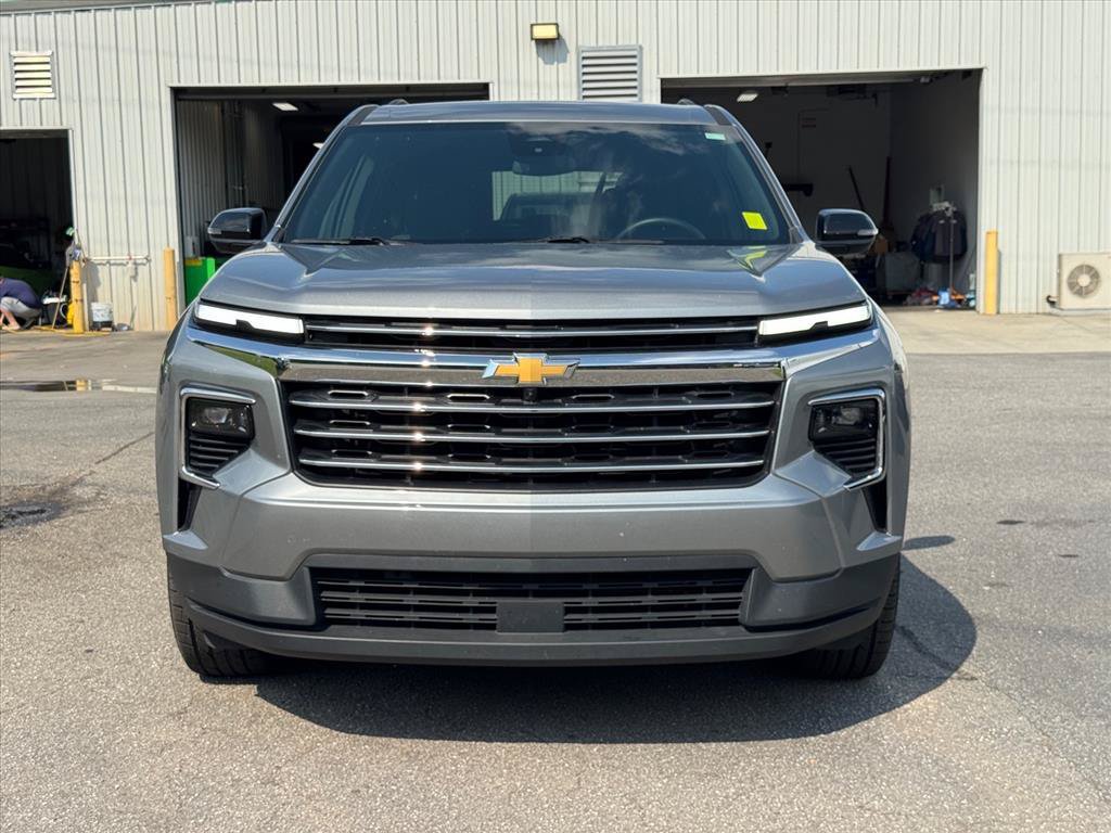 Used 2024 Chevrolet Traverse LT FWD image 8