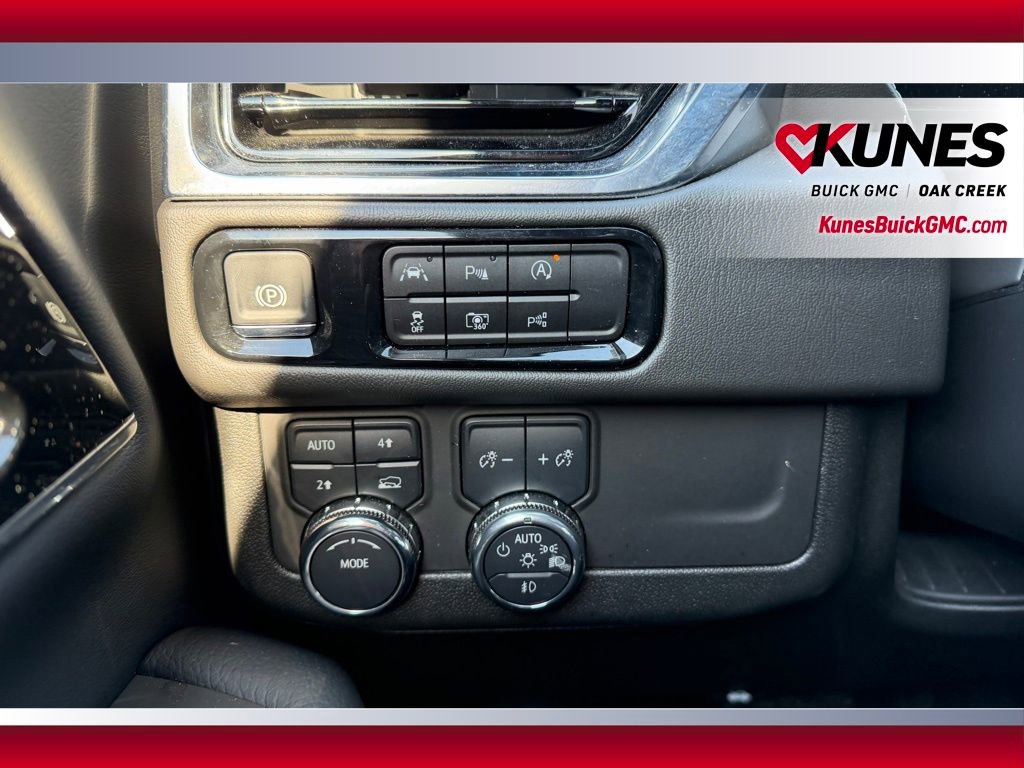 Used 2025 GMC Yukon Denali image 12