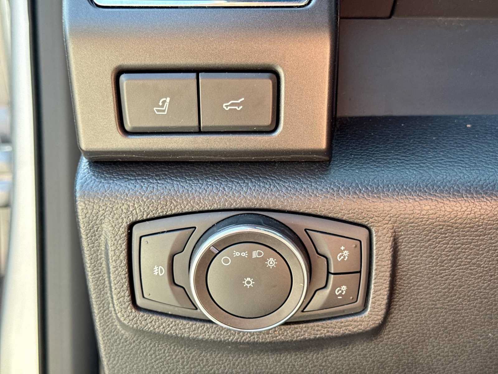 Used 2018 Ford Expedition Limited AWD/4WD image 28