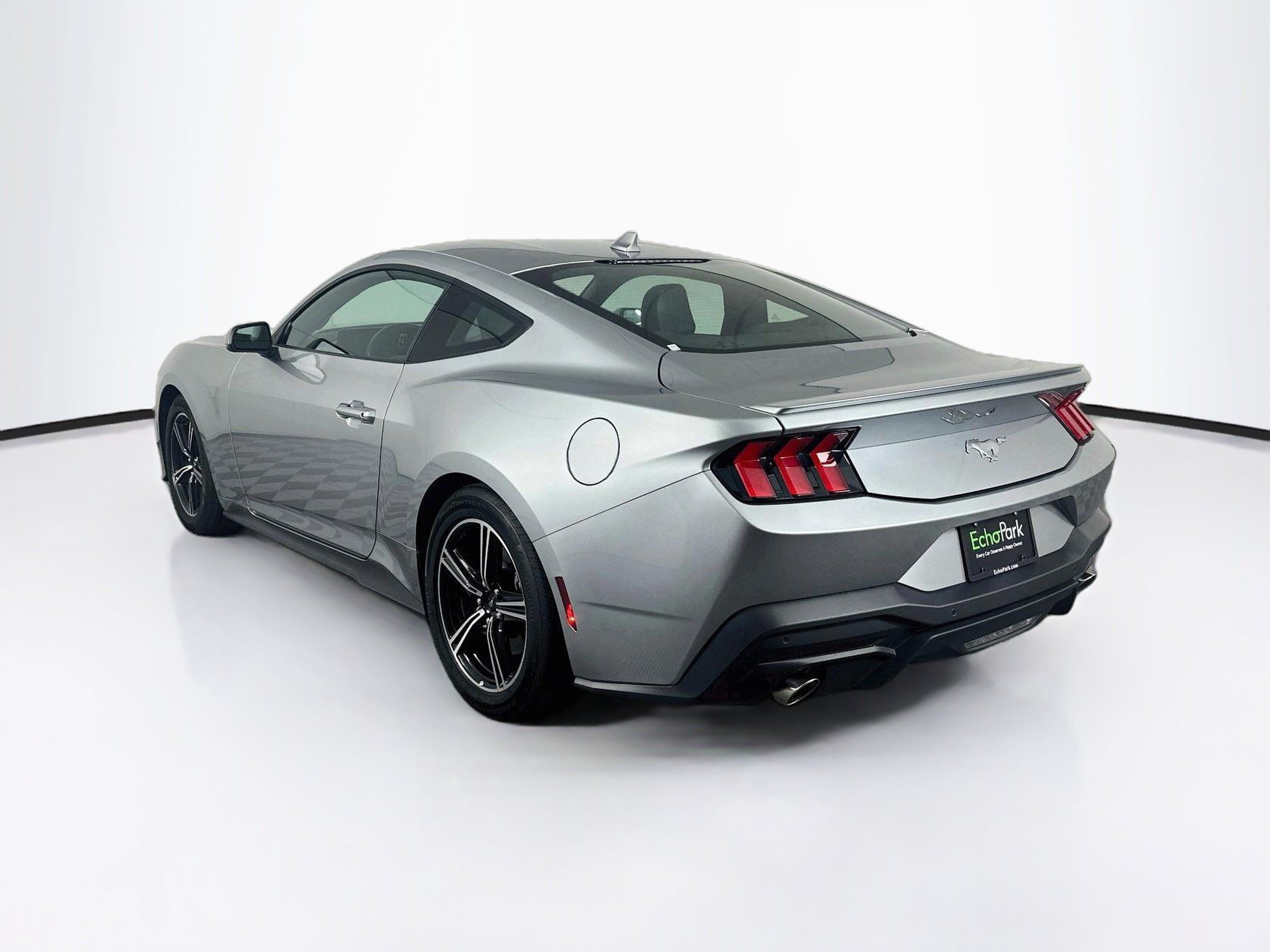 Used 2025 Ford Mustang Premium RWD image 5