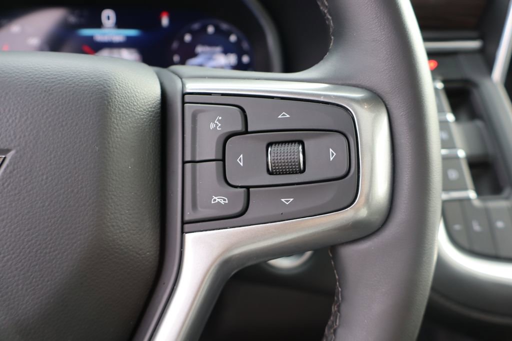 Used 2023 Chevrolet Suburban Z71 w/ Luxury Package image 21