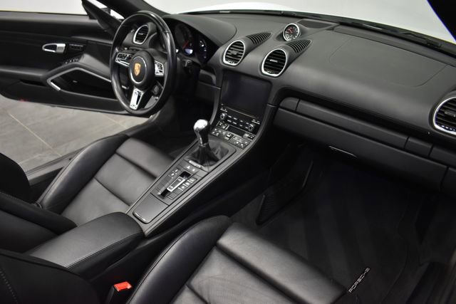 Used 2018 Porsche 718 Boxster GTS image 15