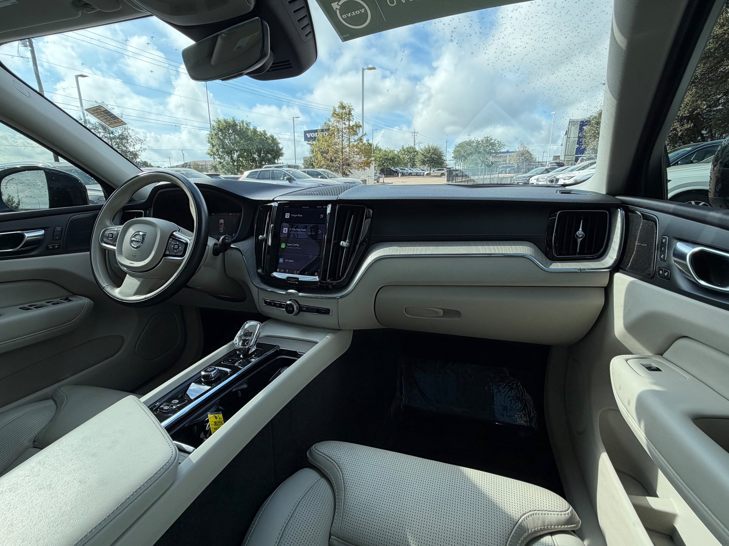 Certified 2023 Volvo XC60 B5 Ultimate w/ Climate Package AWD/4WD image 13