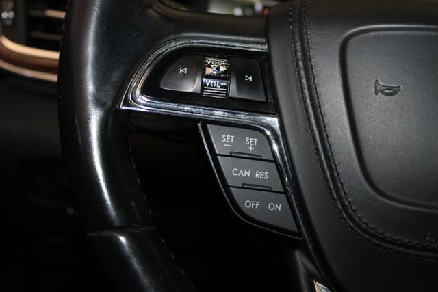 Used 2017 Lincoln Continental Select FWD image 24