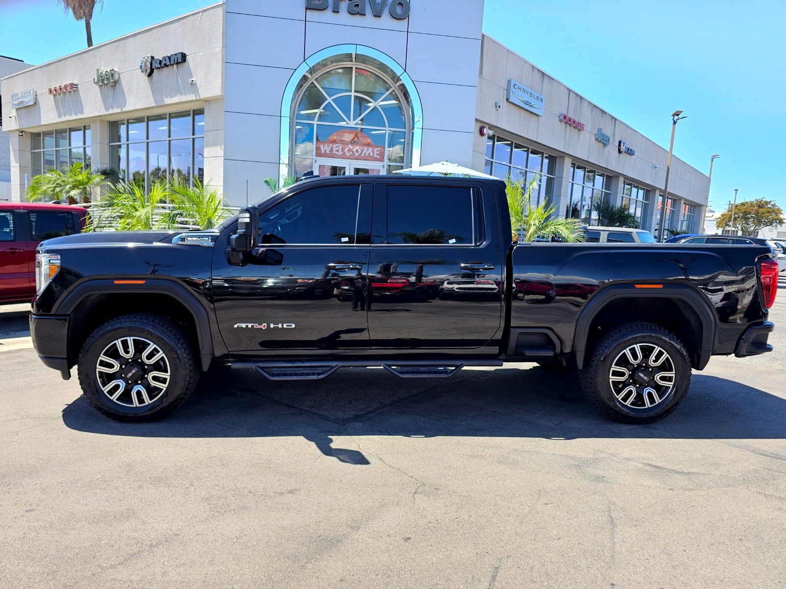 Used 2022 GMC Sierra 2500 AT4 w/ AT4 Preferred Package AWD/4WD image 6