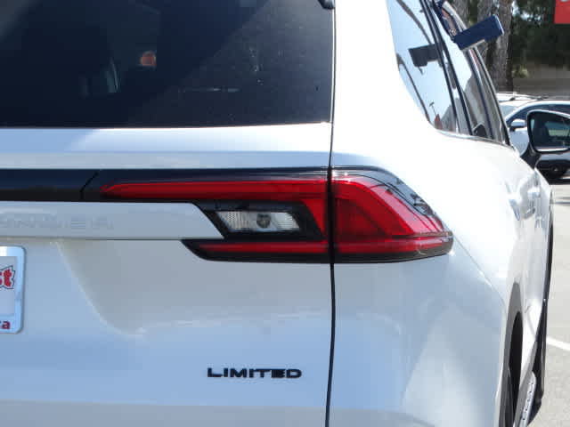 Used 2024 Toyota Grand Highlander Limited image 13