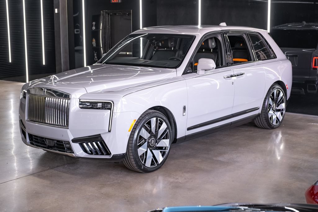 Used 2026 Rolls-Royce Cullinan AWD/4WD image 2