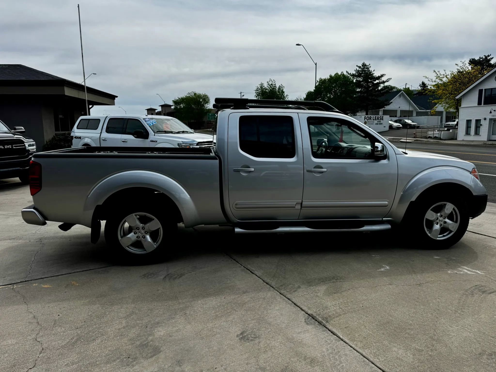 Used 2007 Nissan Frontier LE RWD image 4