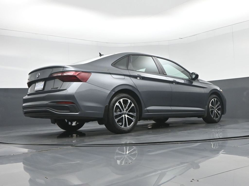 Used 2024 Volkswagen Jetta Sport image 49