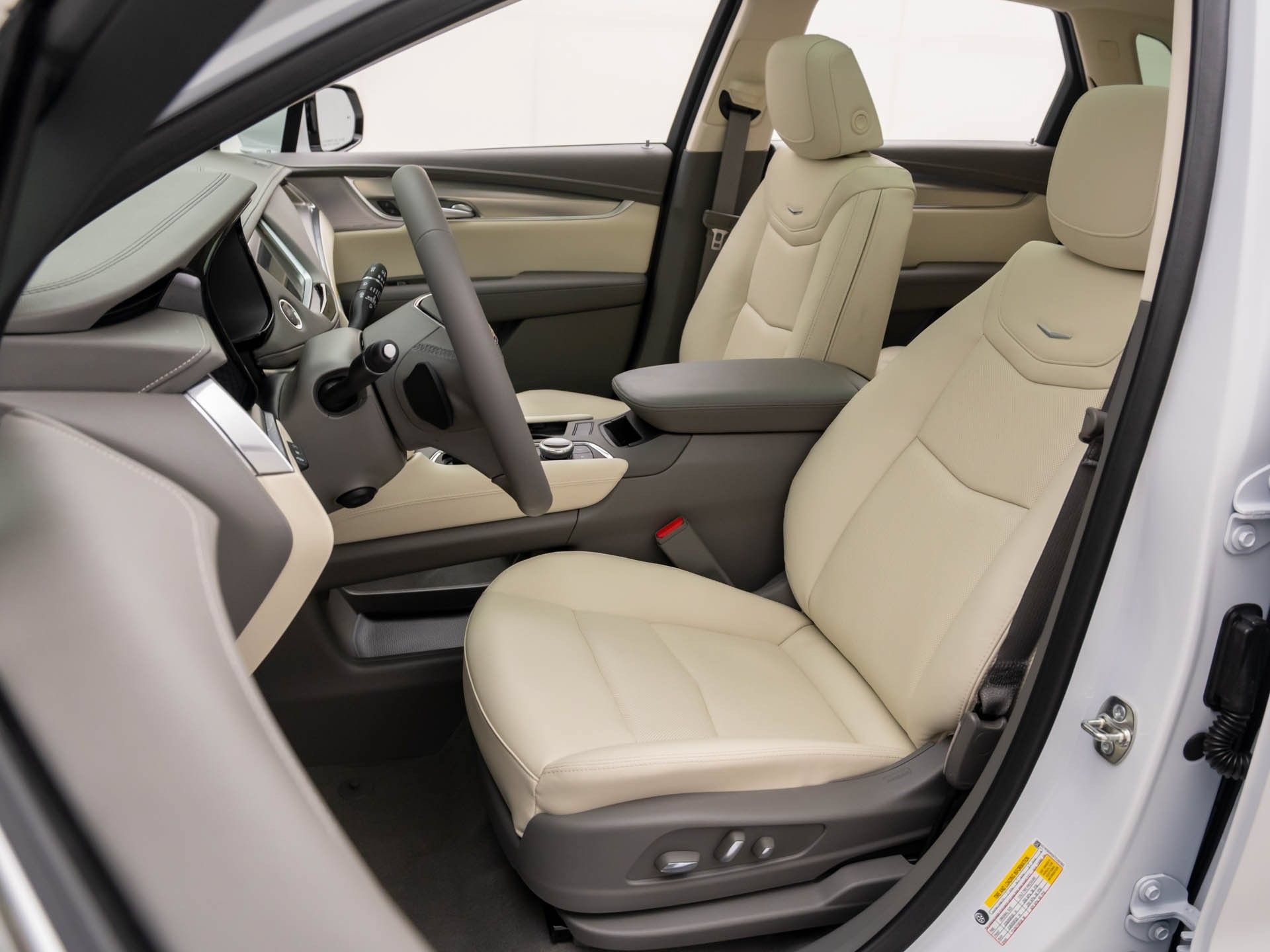 New 2026 Cadillac XT5 Premium Luxury w/ Driver Assist Package AWD/4WD image 15