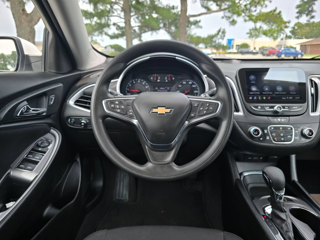 Certified 2025 Chevrolet Malibu LT FWD image 13