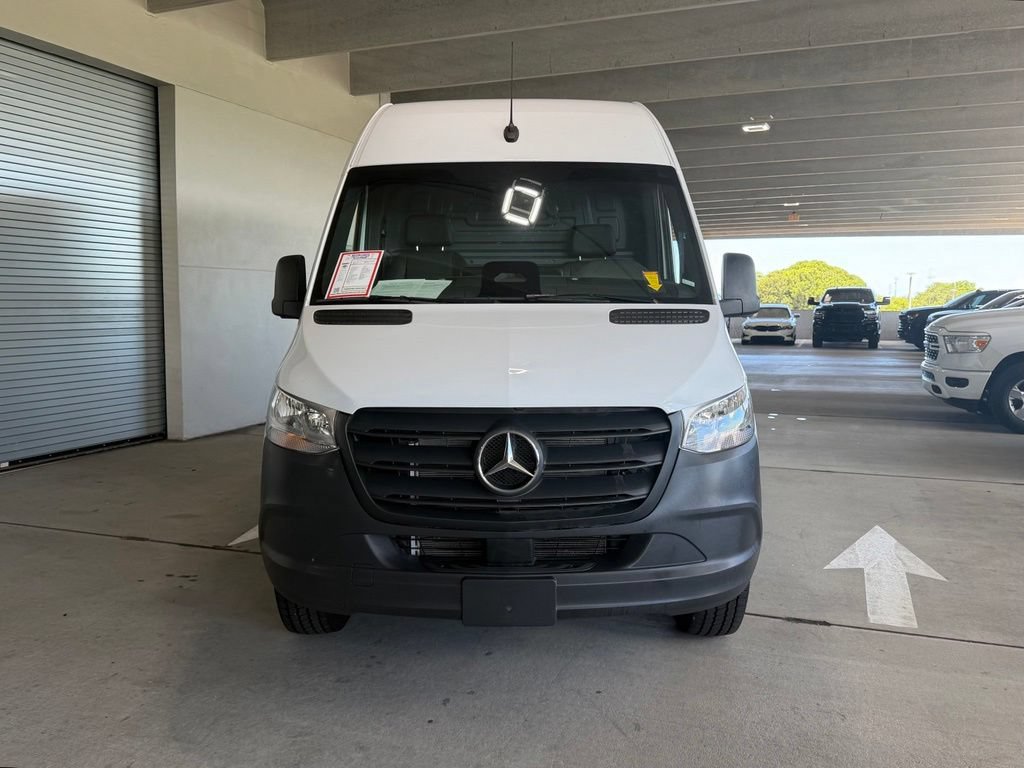 Used 2025 Mercedes-Benz Sprinter 2500 image 9