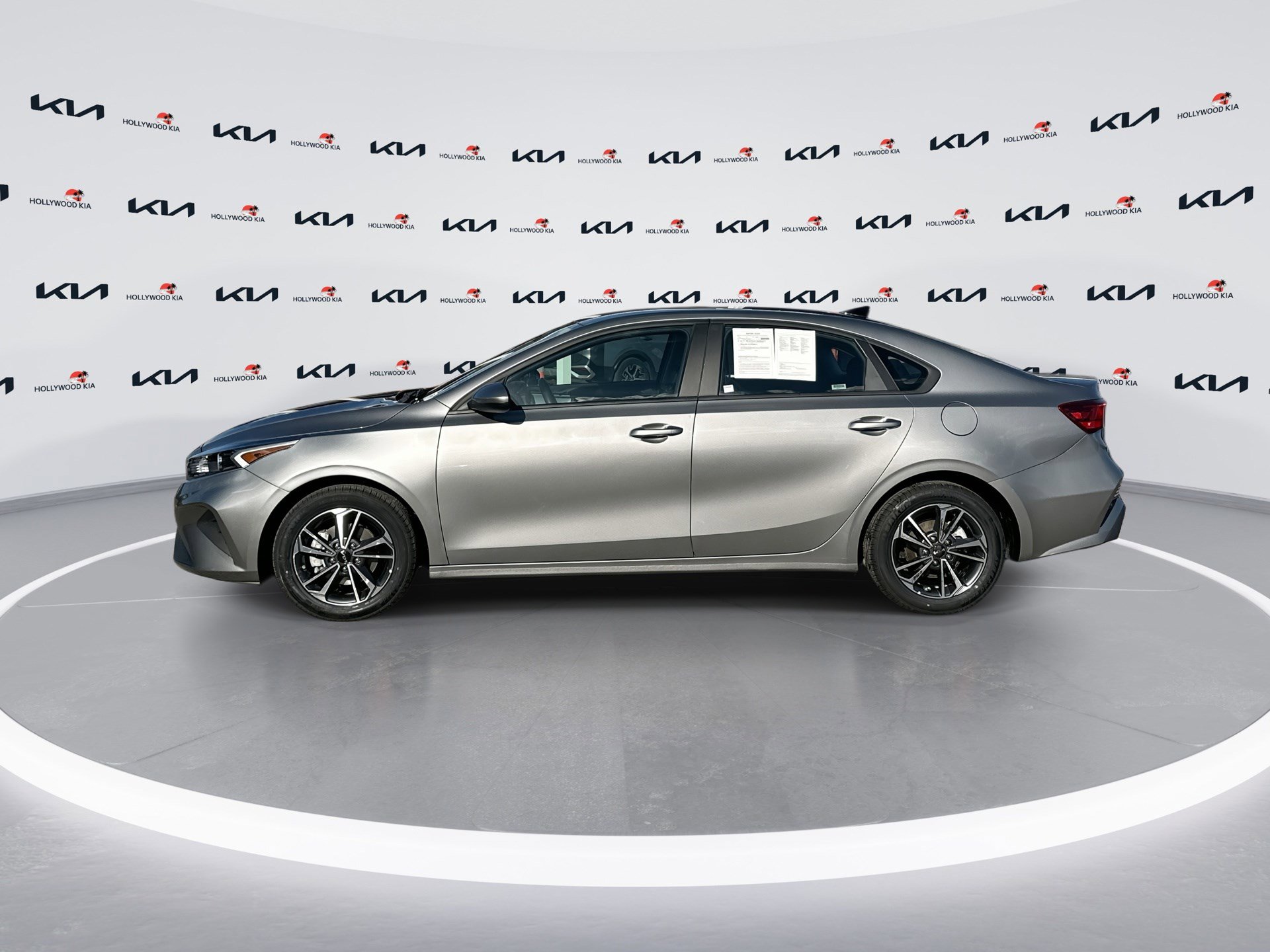 Used 2024 Kia Forte LXS image 2