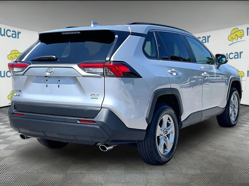 Used 2025 Toyota RAV4 XLE AWD/4WD image 6