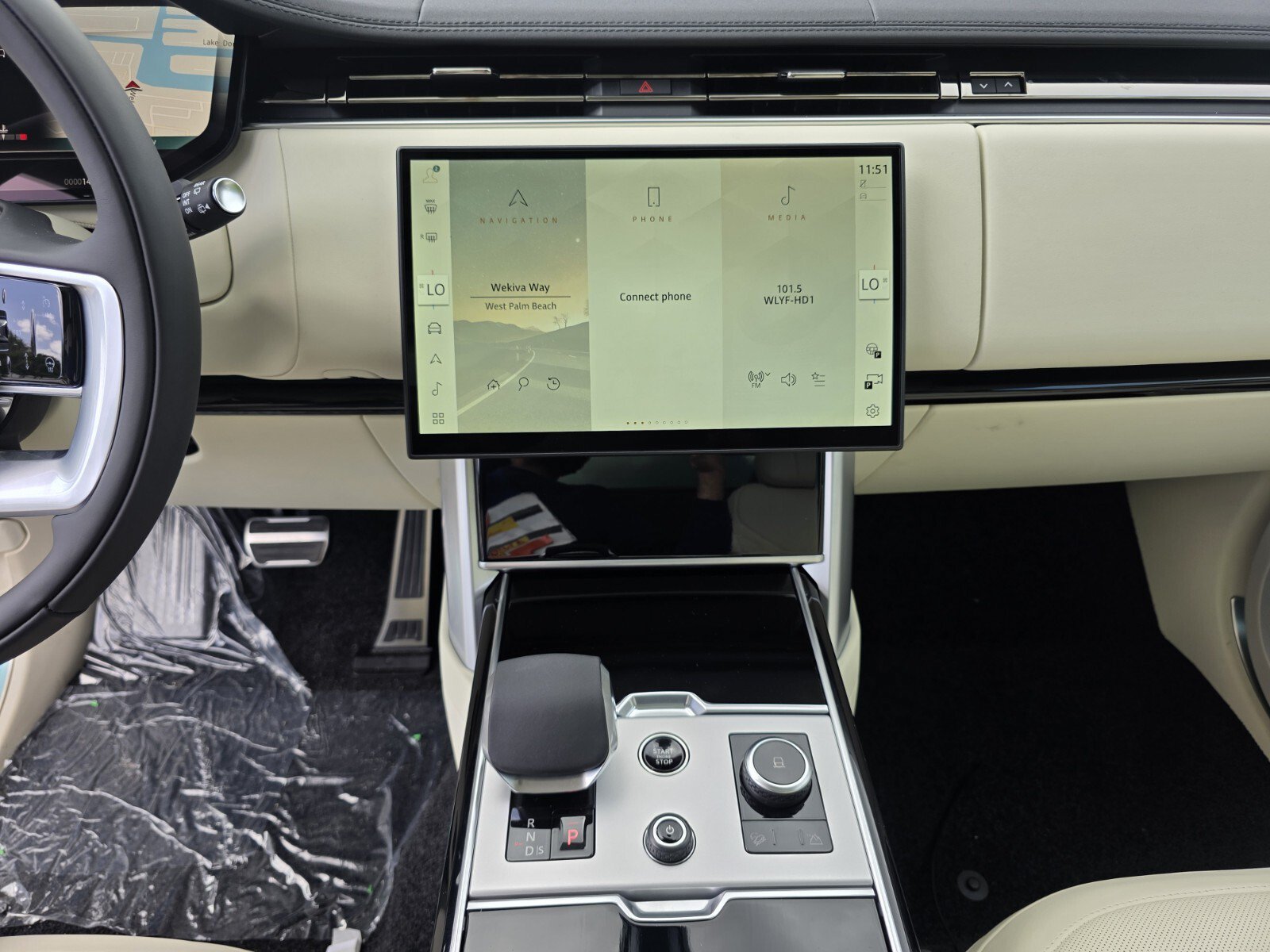 New 2027 Land Rover Range Rover SE AWD/4WD image 17