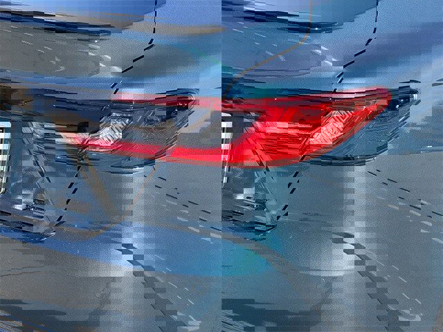 Used 2025 Toyota Camry XSE image 7