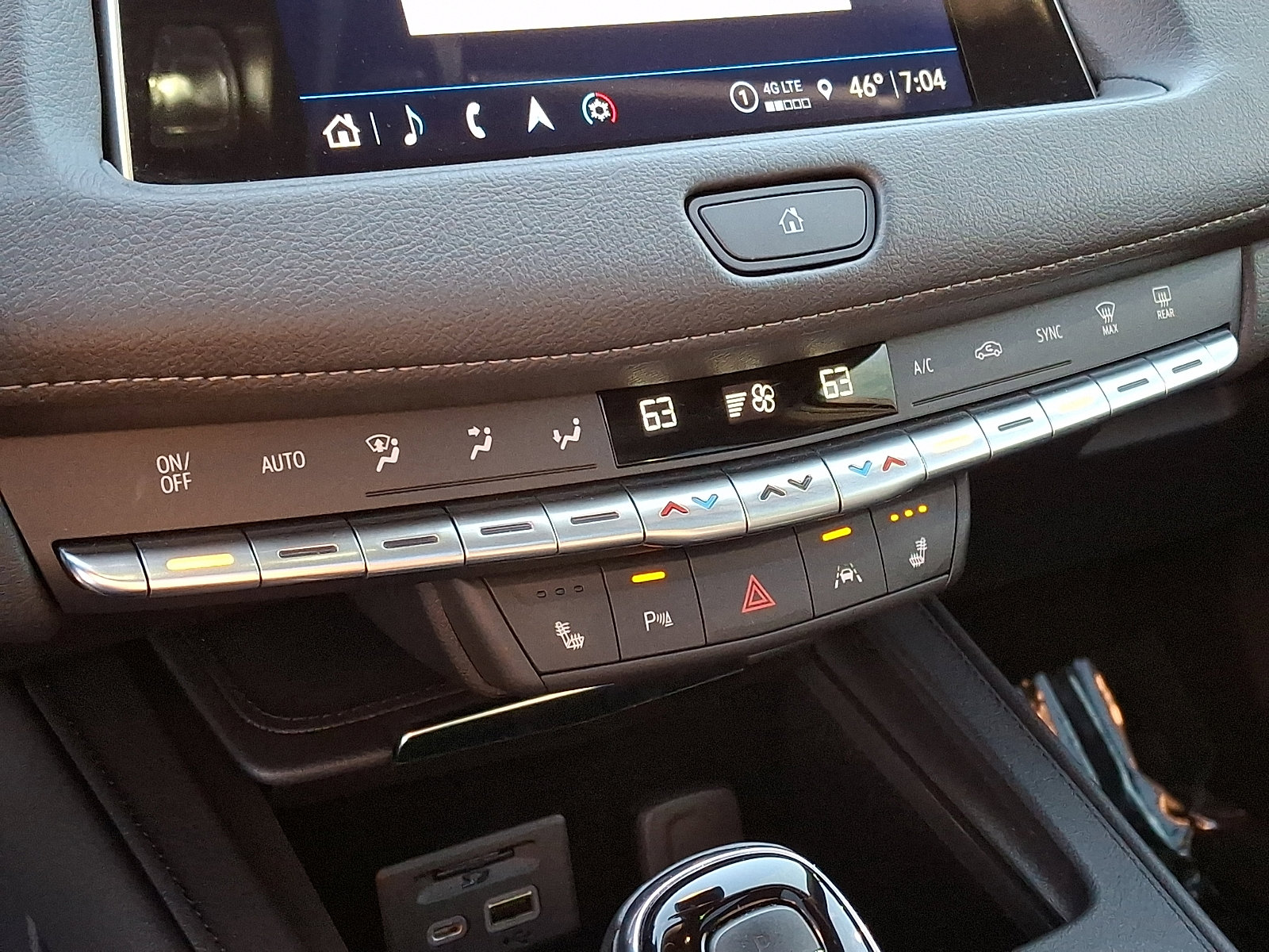 Used 2023 Cadillac XT4 Premium Luxury w/ Cold Weather Package AWD/4WD image 18