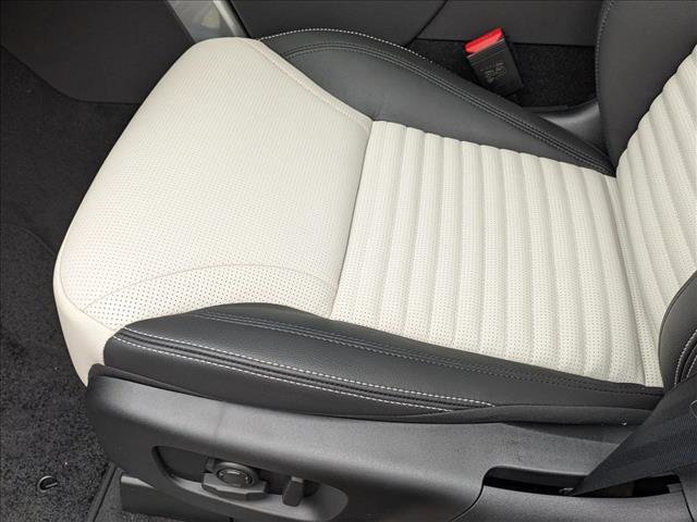 New 2026 Land Rover Discovery S image 4