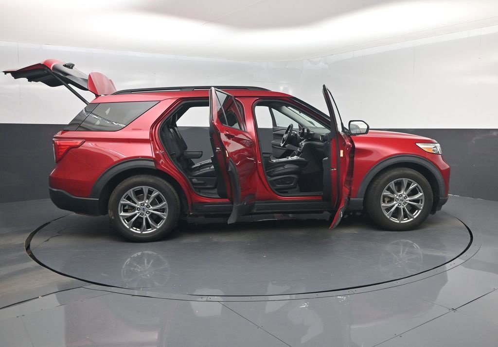 Used 2020 Ford Explorer XLT w/ Equipment Group 202A image 50