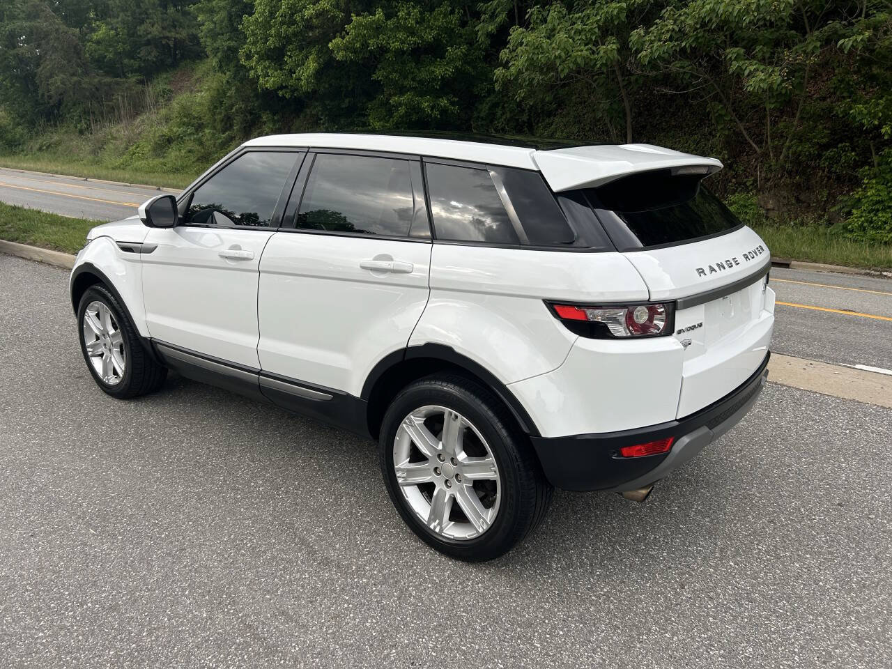 Used 2015 Land Rover Range Rover Evoque Pure Plus AWD/4WD image 5