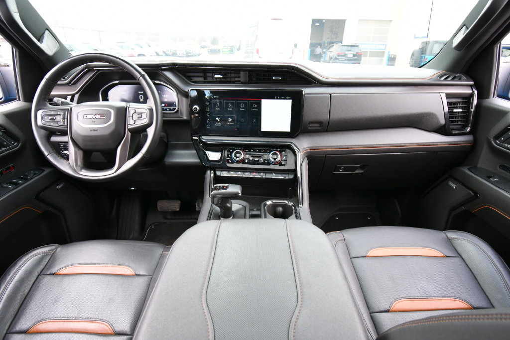 Used 2024 GMC Sierra 1500 AT4 AWD/4WD image 3