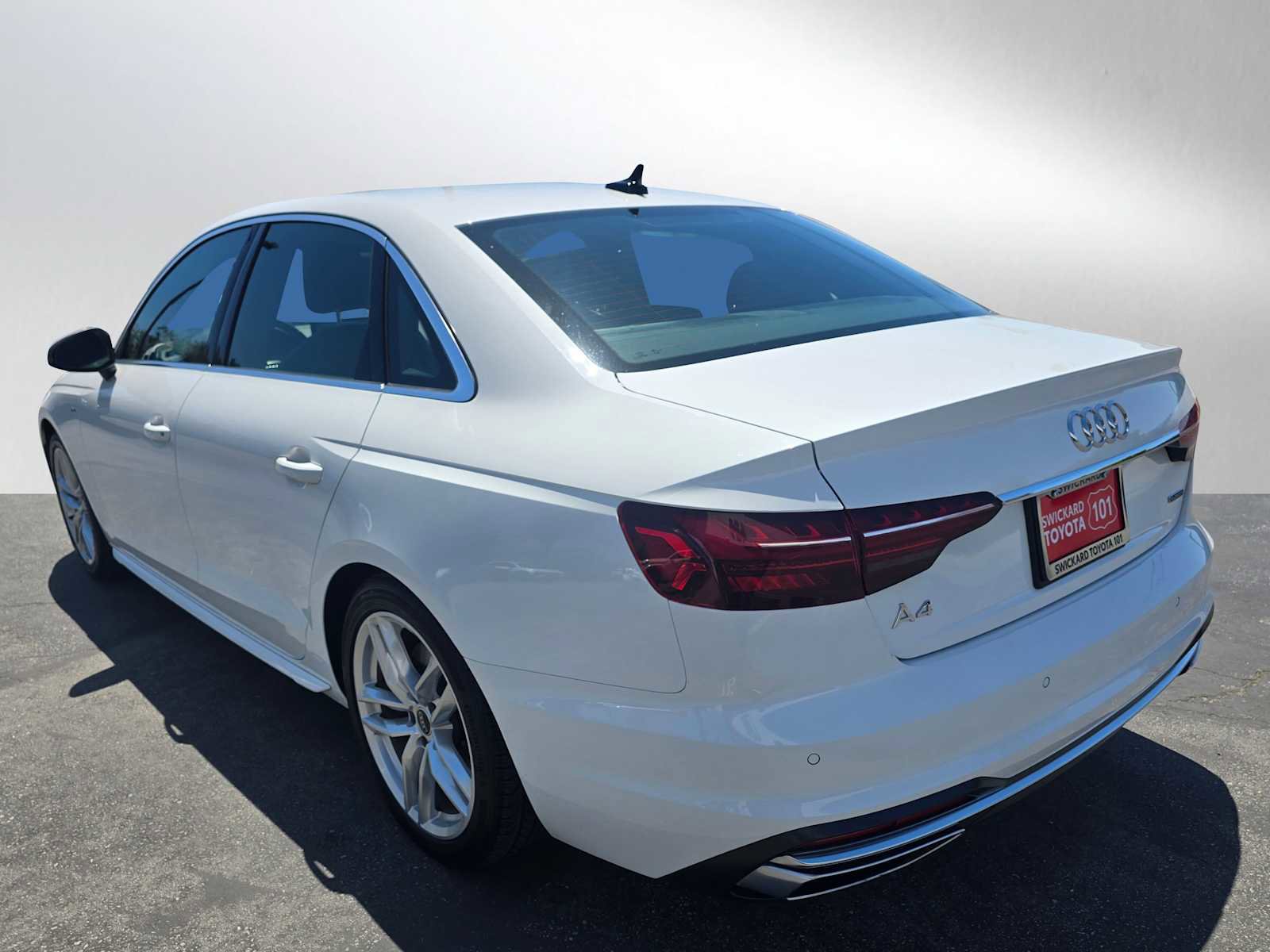 Used 2024 Audi A4 2.0T Premium Plus AWD/4WD image 5