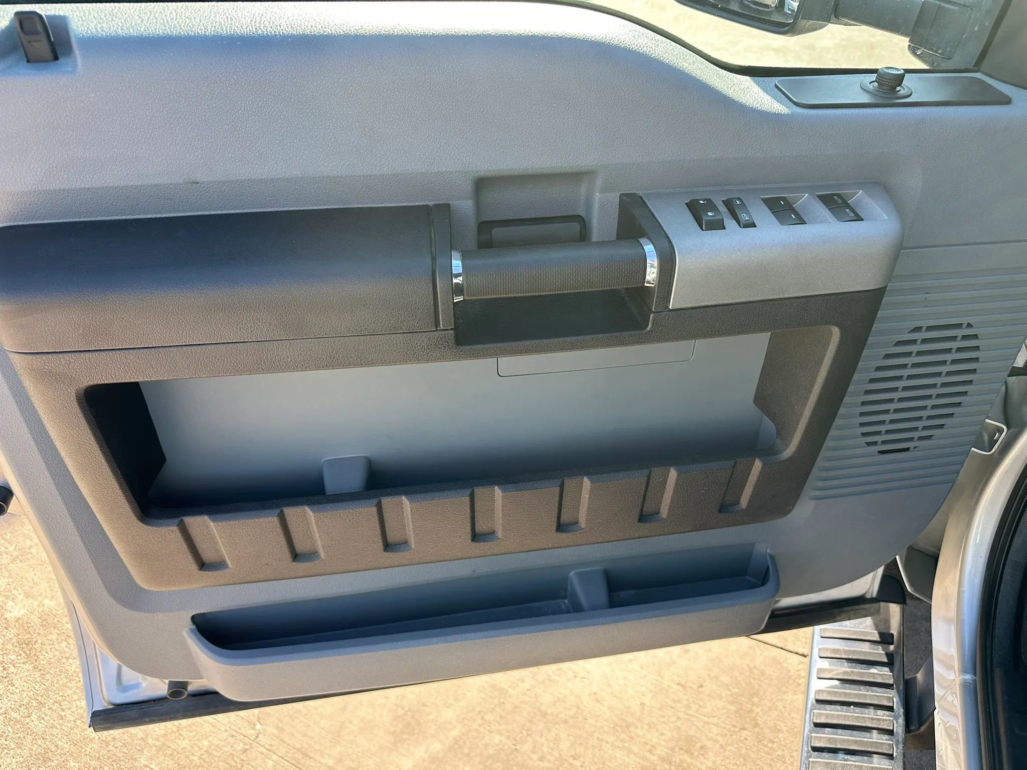 Used 2016 Ford F250 XLT w/ XLT Interior Package image 26