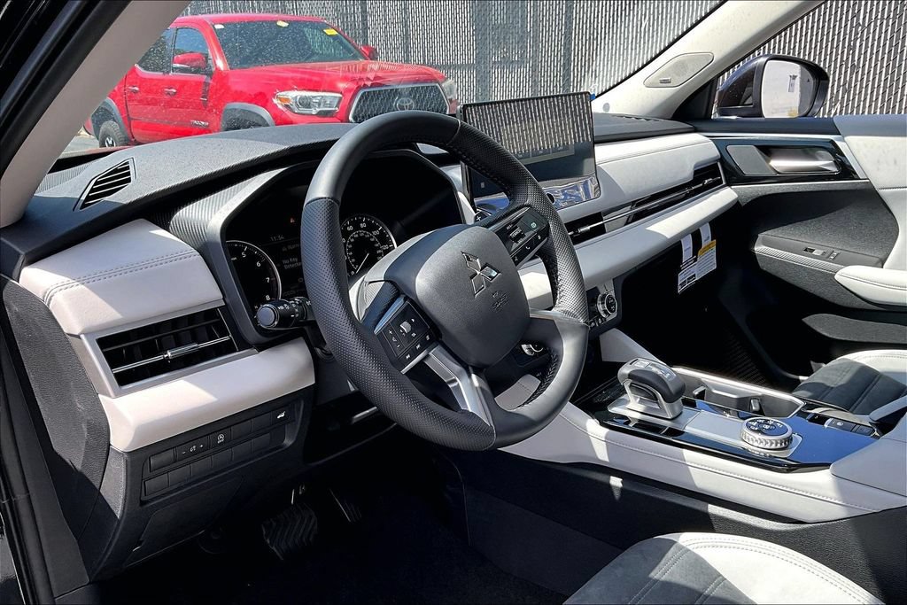 New 2026 Mitsubishi Outlander SE FWD image 7