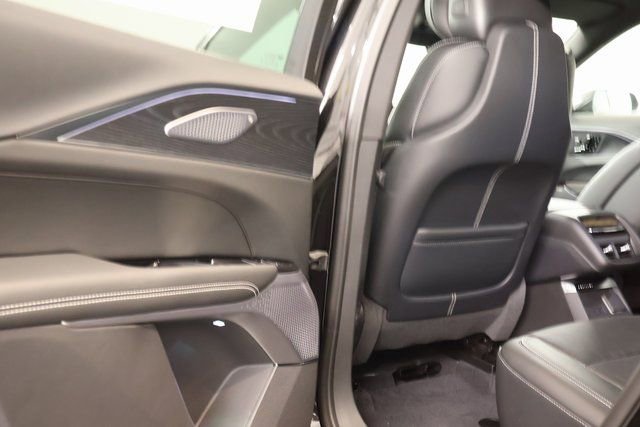 New 2026 Cadillac Lyriq Signature Luxury image 26