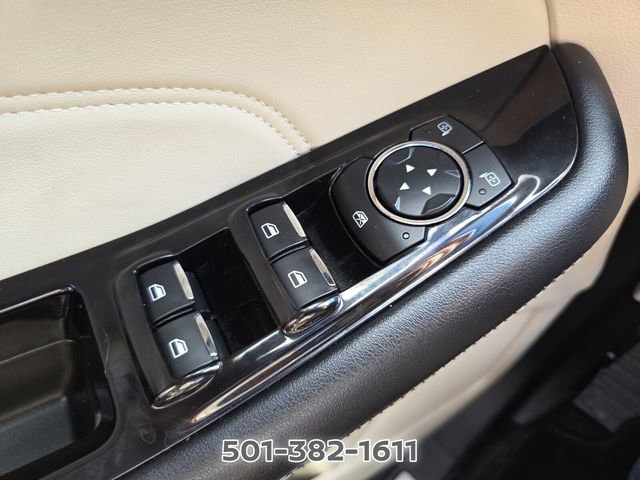 Used 2017 Ford Edge Titanium w/ Technology Package FWD image 31