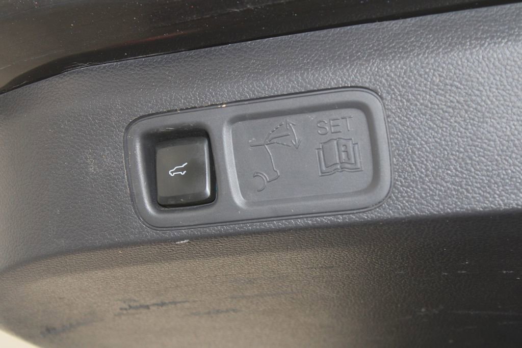 Used 2023 Ford Expedition XLT image 17