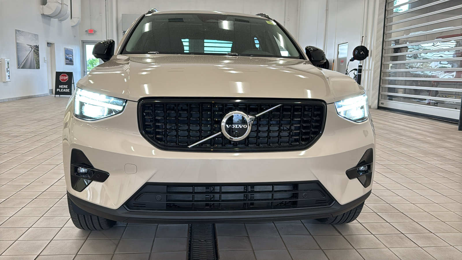New 2026 Volvo XC40 B5 Ultra w/ Climate Package AWD/4WD image 10