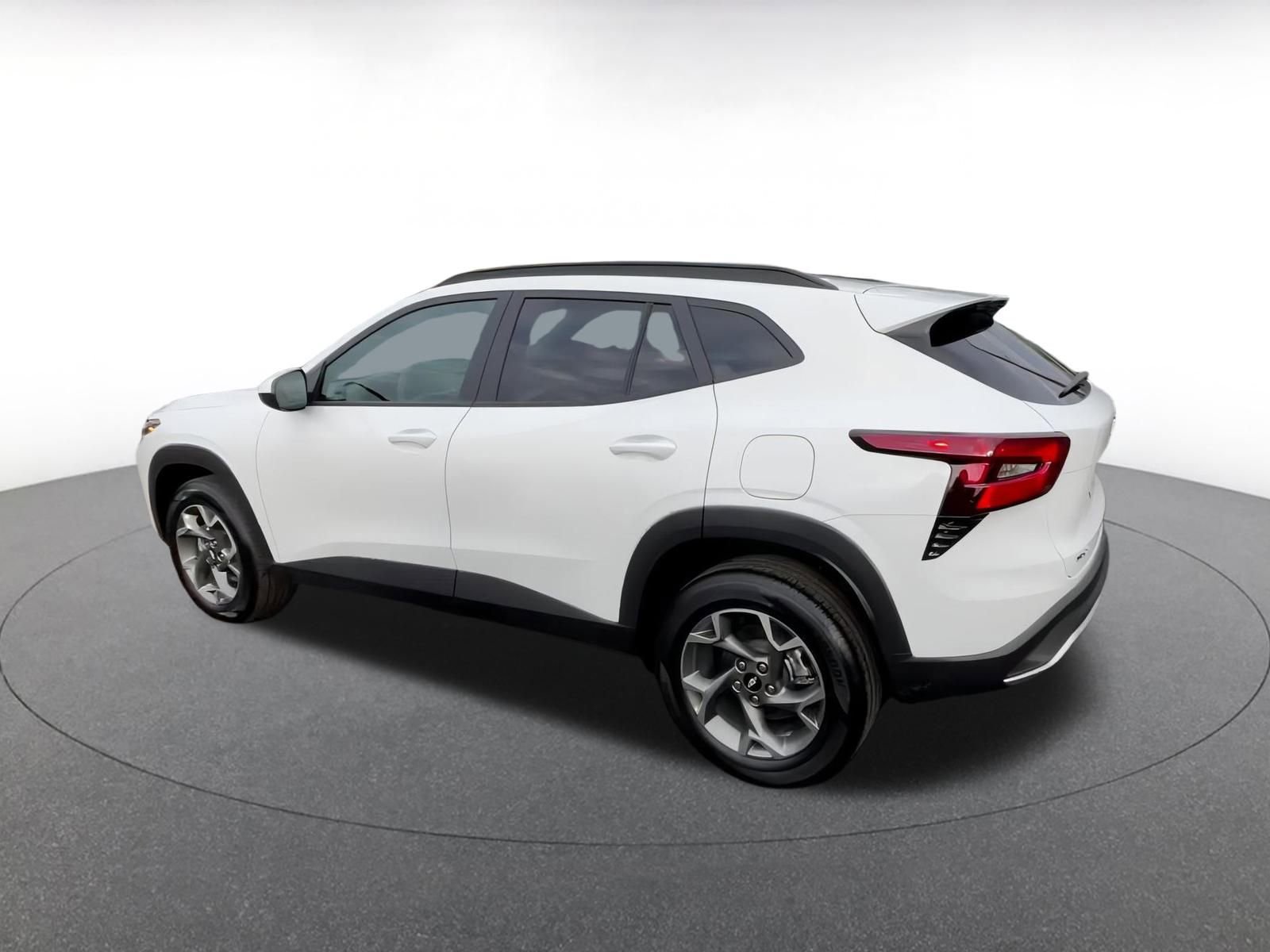 Used 2025 Chevrolet Trax LT image 10