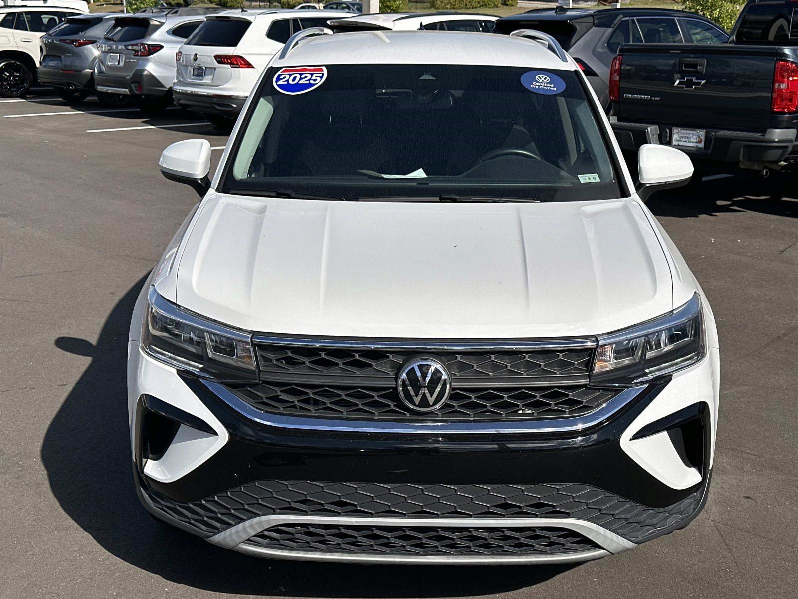 Certified 2022 Volkswagen Taos SE image 8