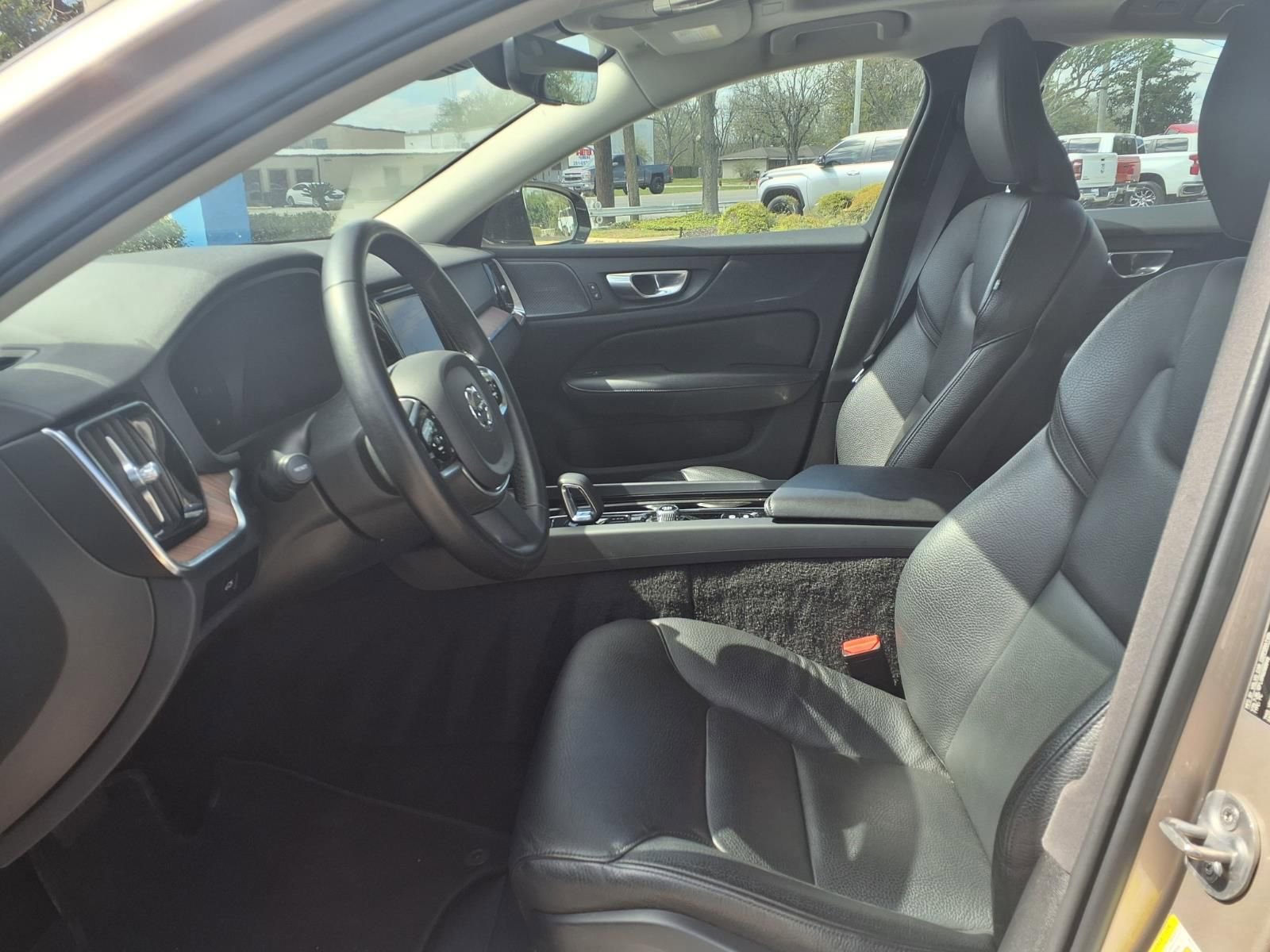 Used 2024 Volvo S60 B5 Plus image 17