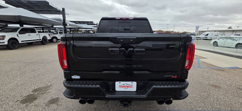Used 2024 GMC Sierra 1500 AT4 w/ Technology Package AWD/4WD image 9