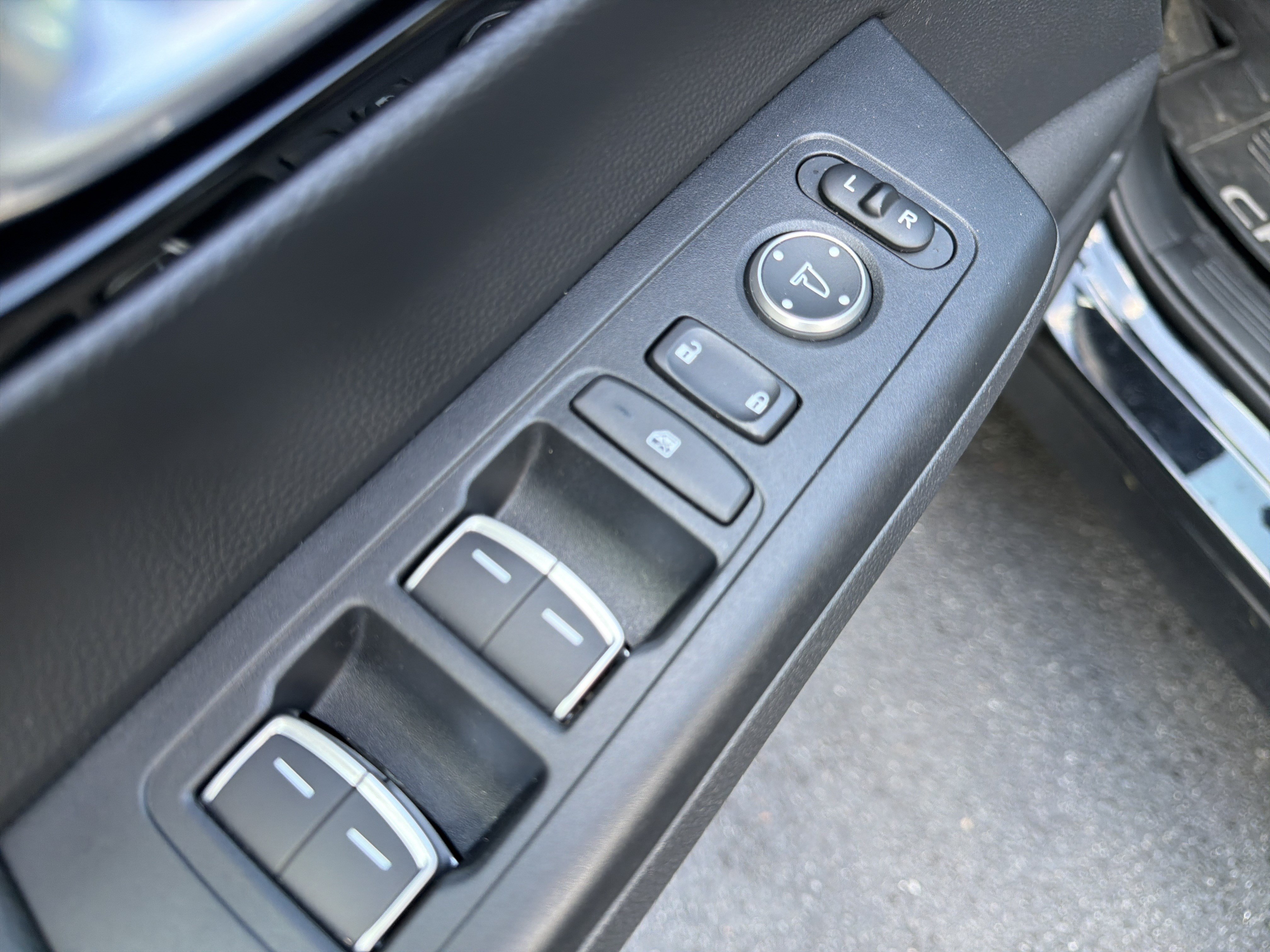 Used 2024 Honda CR-V Sport Touring image 14