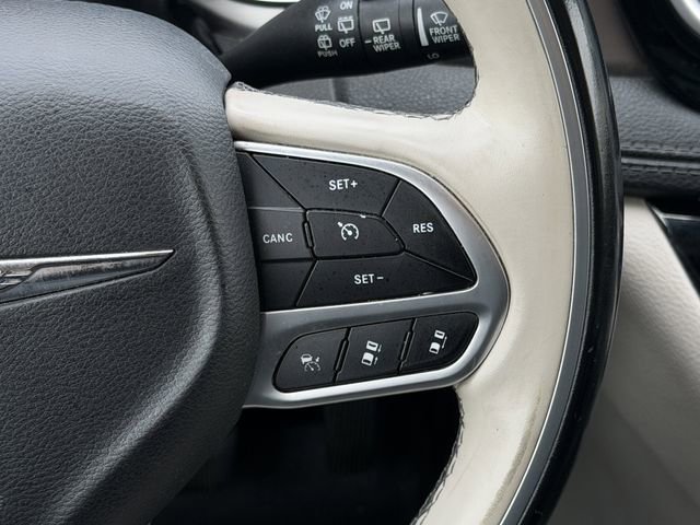 Used 2018 Chrysler Pacifica Limited w/ Tire & Wheel Group image 15