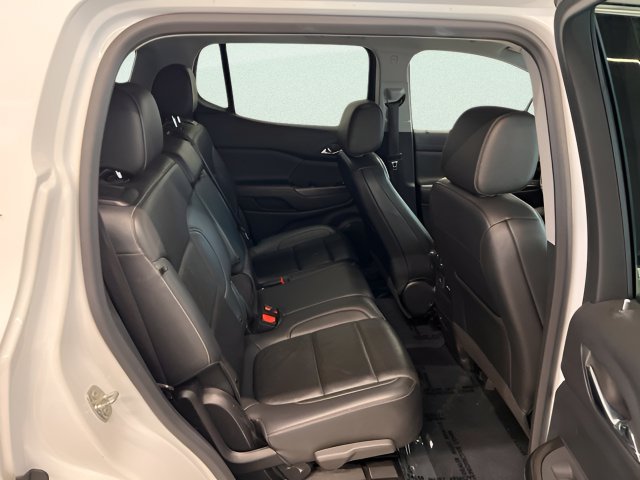 Used 2023 GMC Acadia SLT AWD/4WD image 12