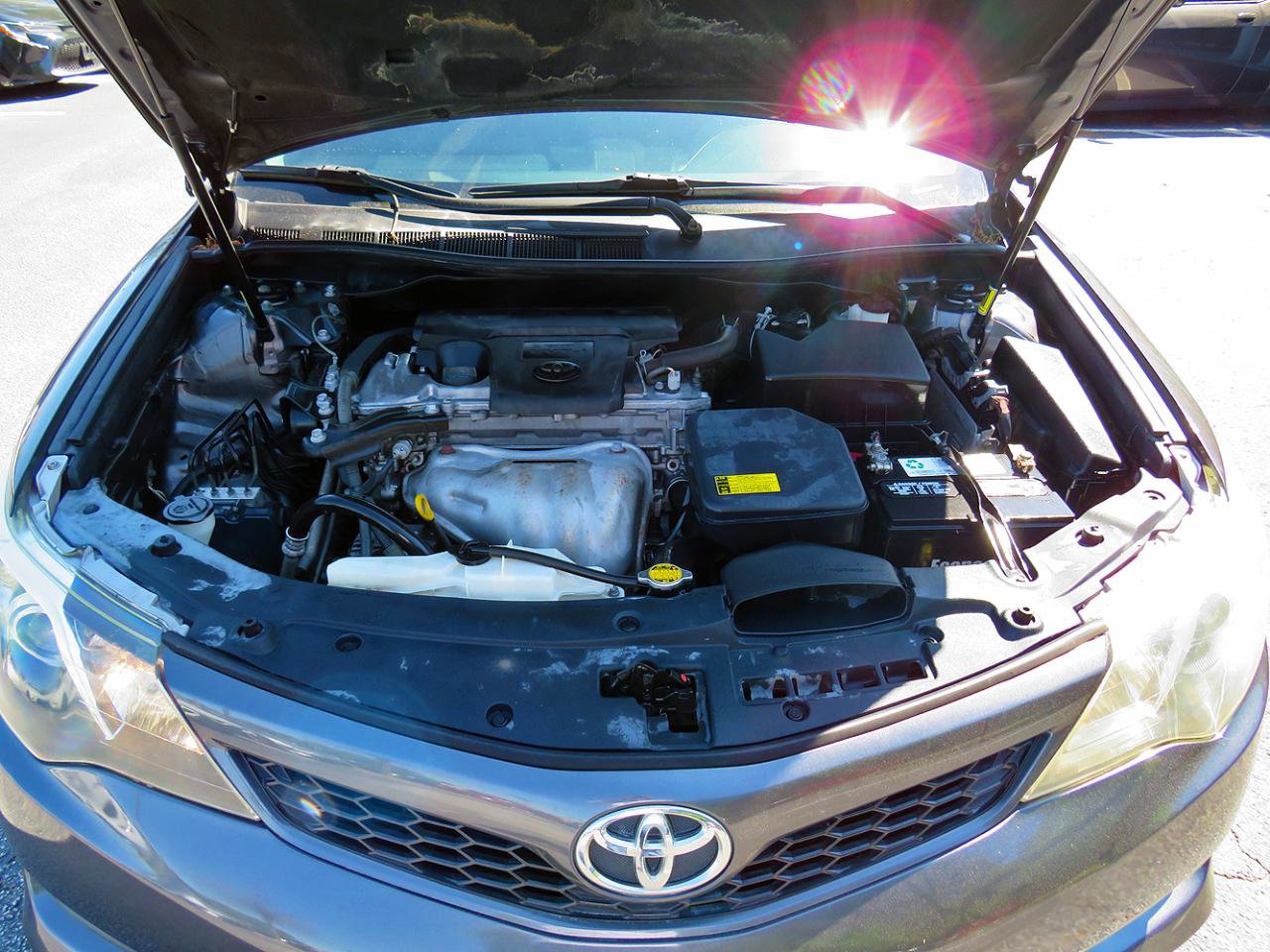 Used 2012 Toyota Camry SE FWD image 34