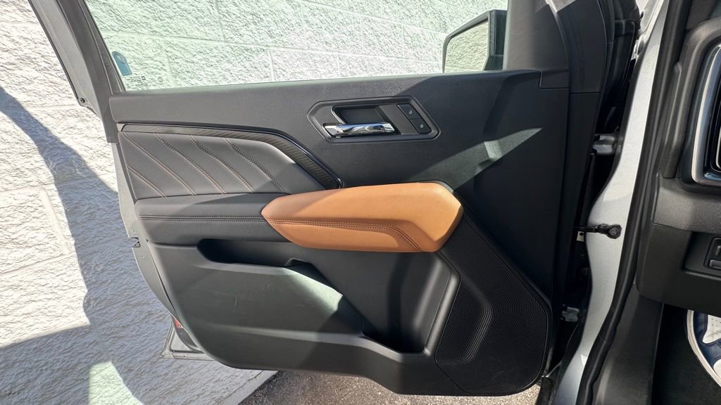 Used 2024 GMC Canyon AT4 w/ Canyon Safety Plus Package image 24