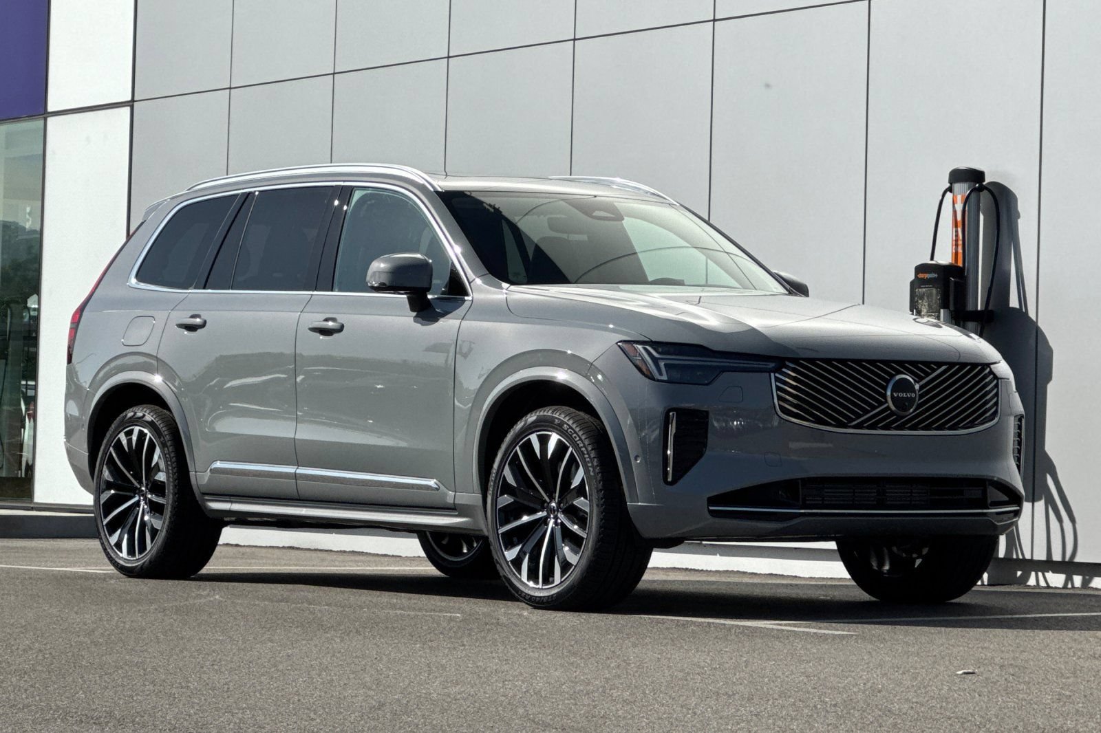 New 2026 Volvo XC90 T8 Ultra w/ Protection Package AWD/4WD image 7
