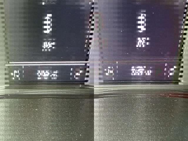 Used 2022 Chevrolet Colorado LT w/ Safety Package image 16