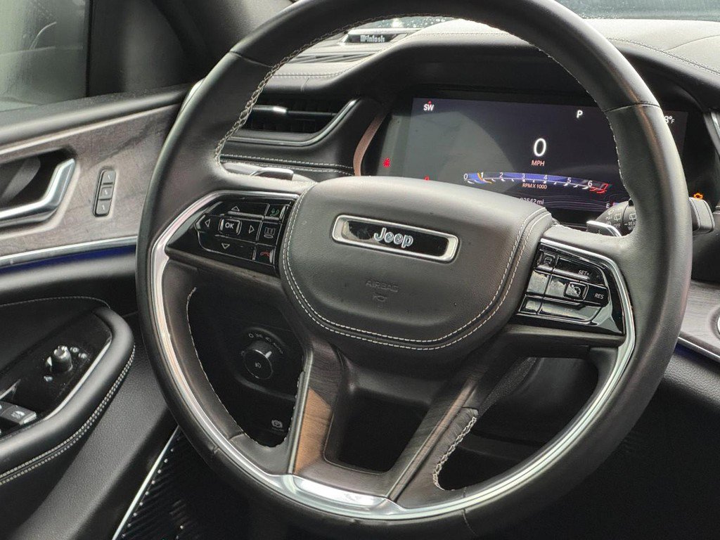 Used 2022 Jeep Grand Cherokee L Overland image 15