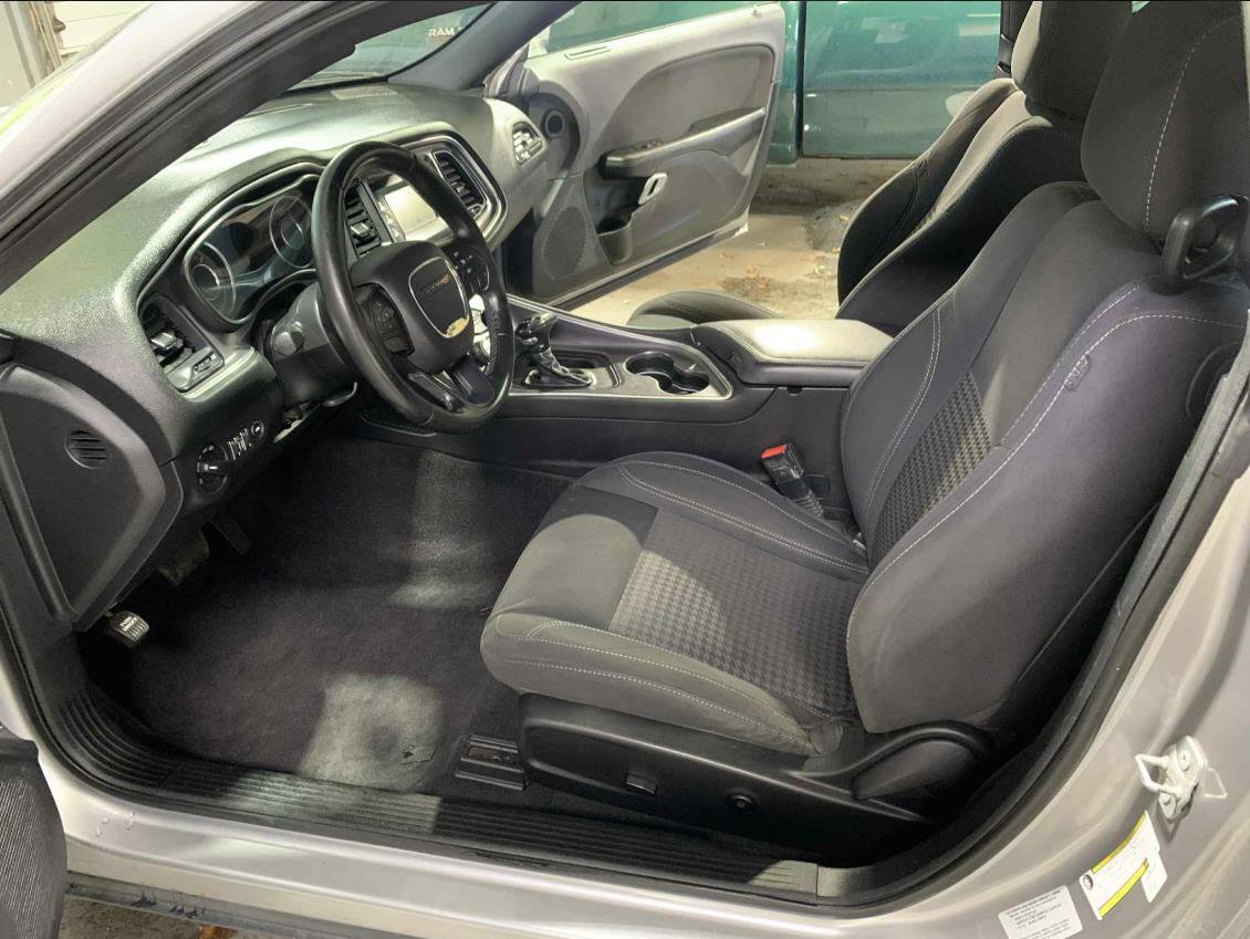 Used 2016 Dodge Challenger SXT image 24