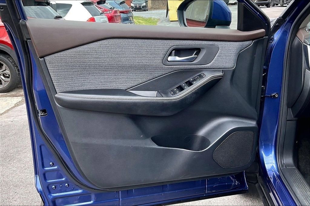 Used 2023 Nissan Rogue SV image 22