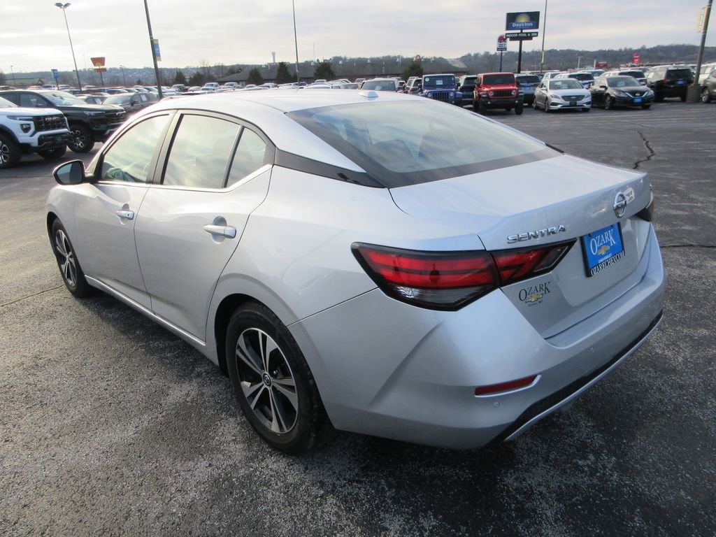 Used 2023 Nissan Sentra SV image 3