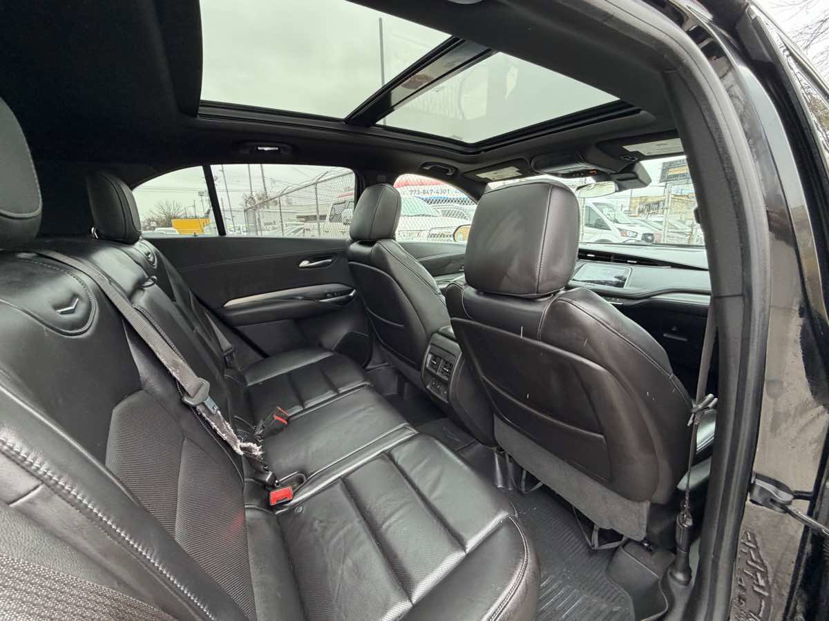 Used 2019 Cadillac XT4 Premium Luxury image 28