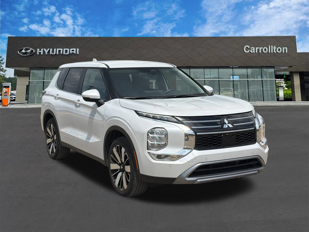 Used 2025 Mitsubishi Outlander SE FWD image 3