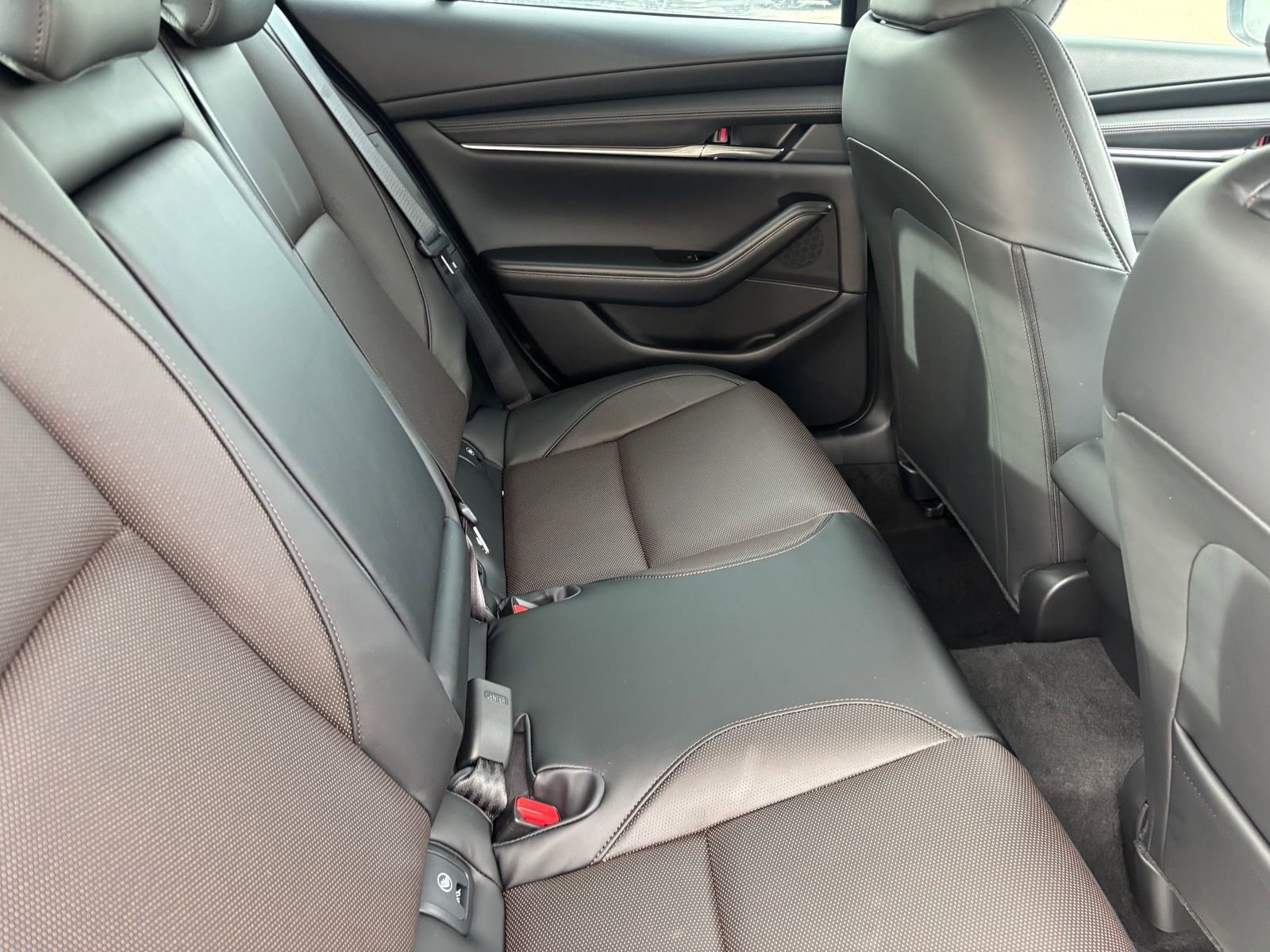 New 2026 MAZDA MAZDA3 2.5 Turbo Sedan w/Premium Plus image 14